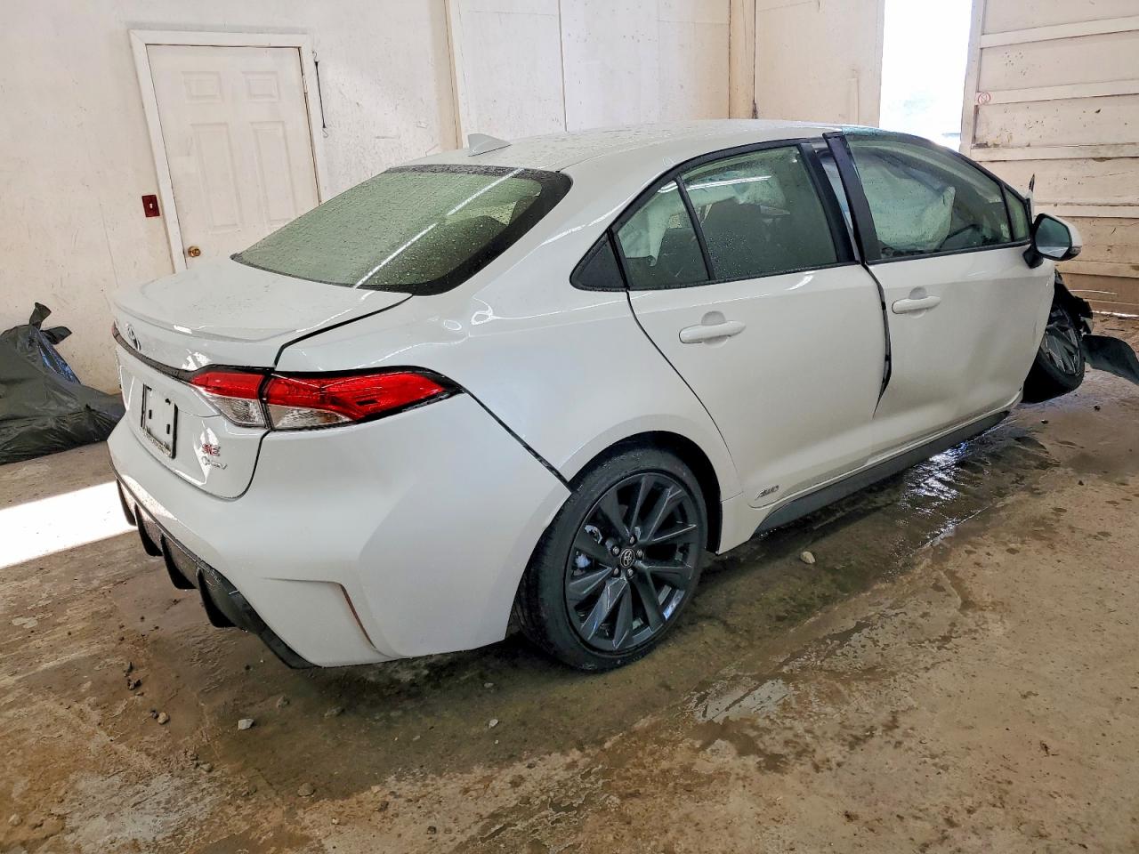2025 TOYOTA COROLLA LE photo 3