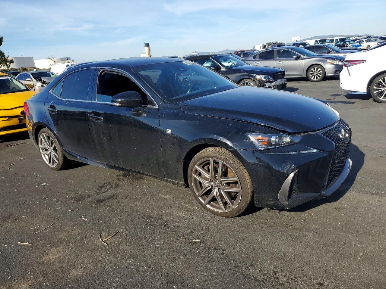 2017 LEXUS IS 200T photo 4