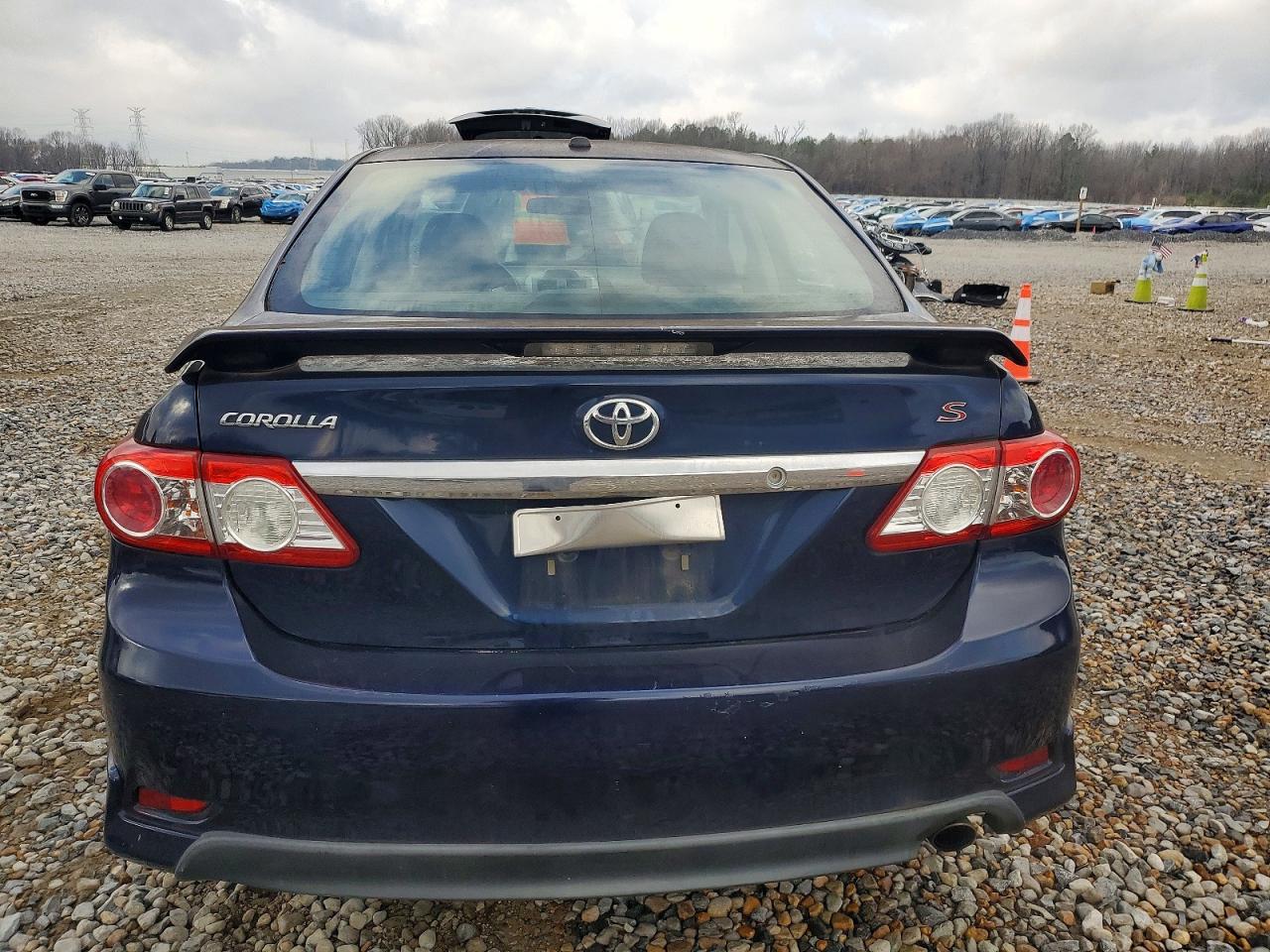 2012 TOYOTA COROLLA BASE photo 6