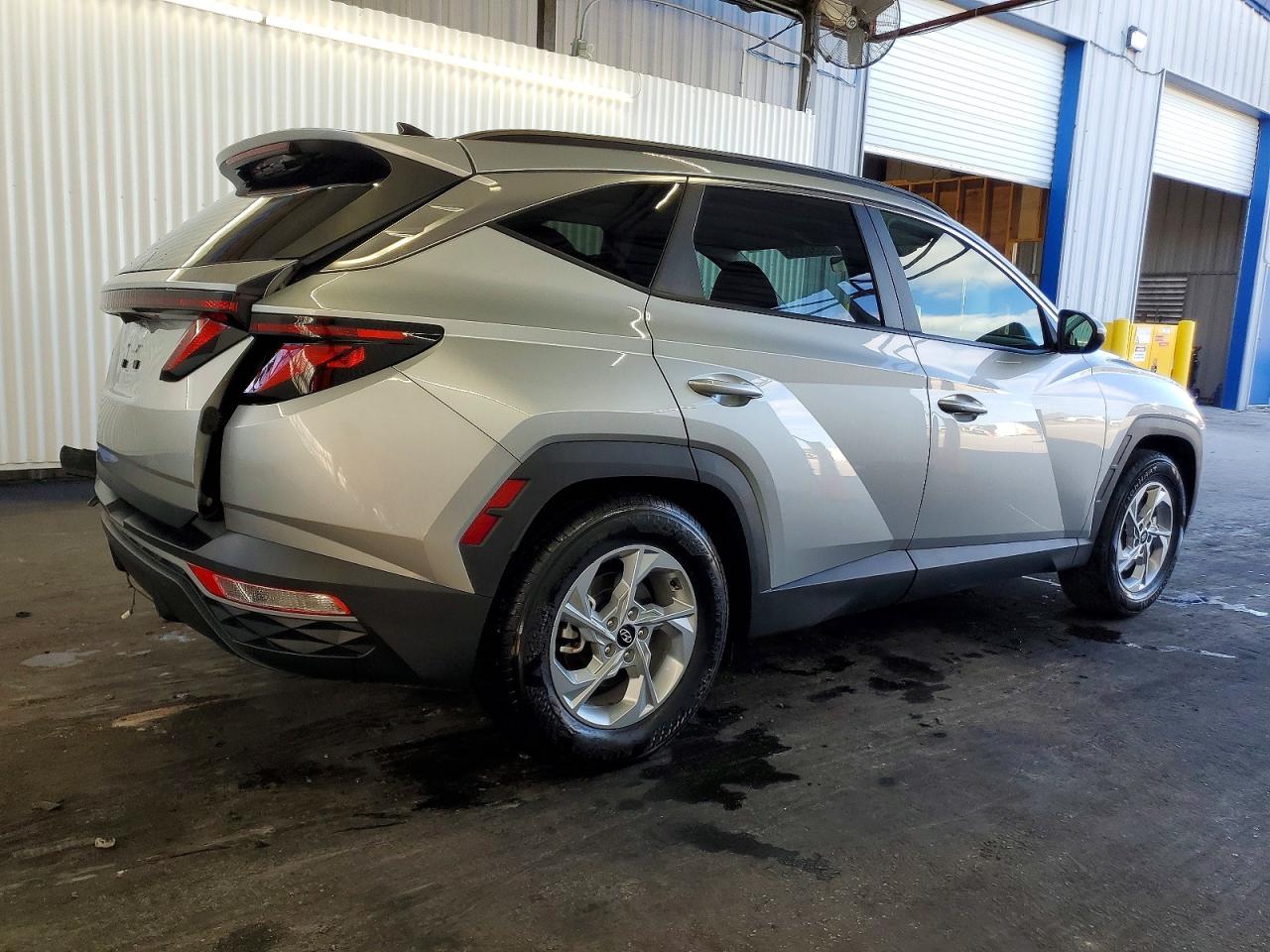 2024 HYUNDAI TUCSON SEL photo 3