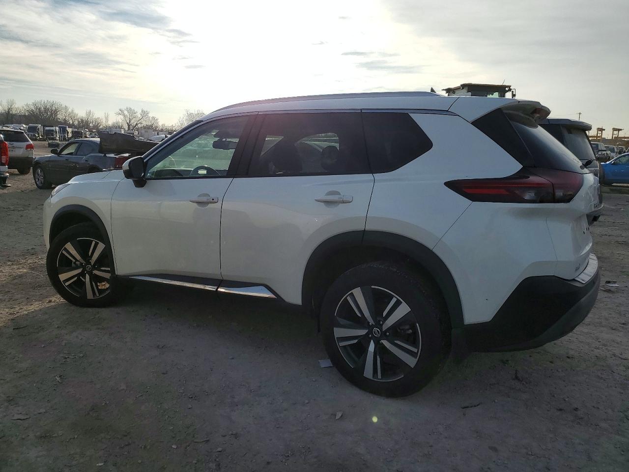 2021 NISSAN ROGUE SL photo 2