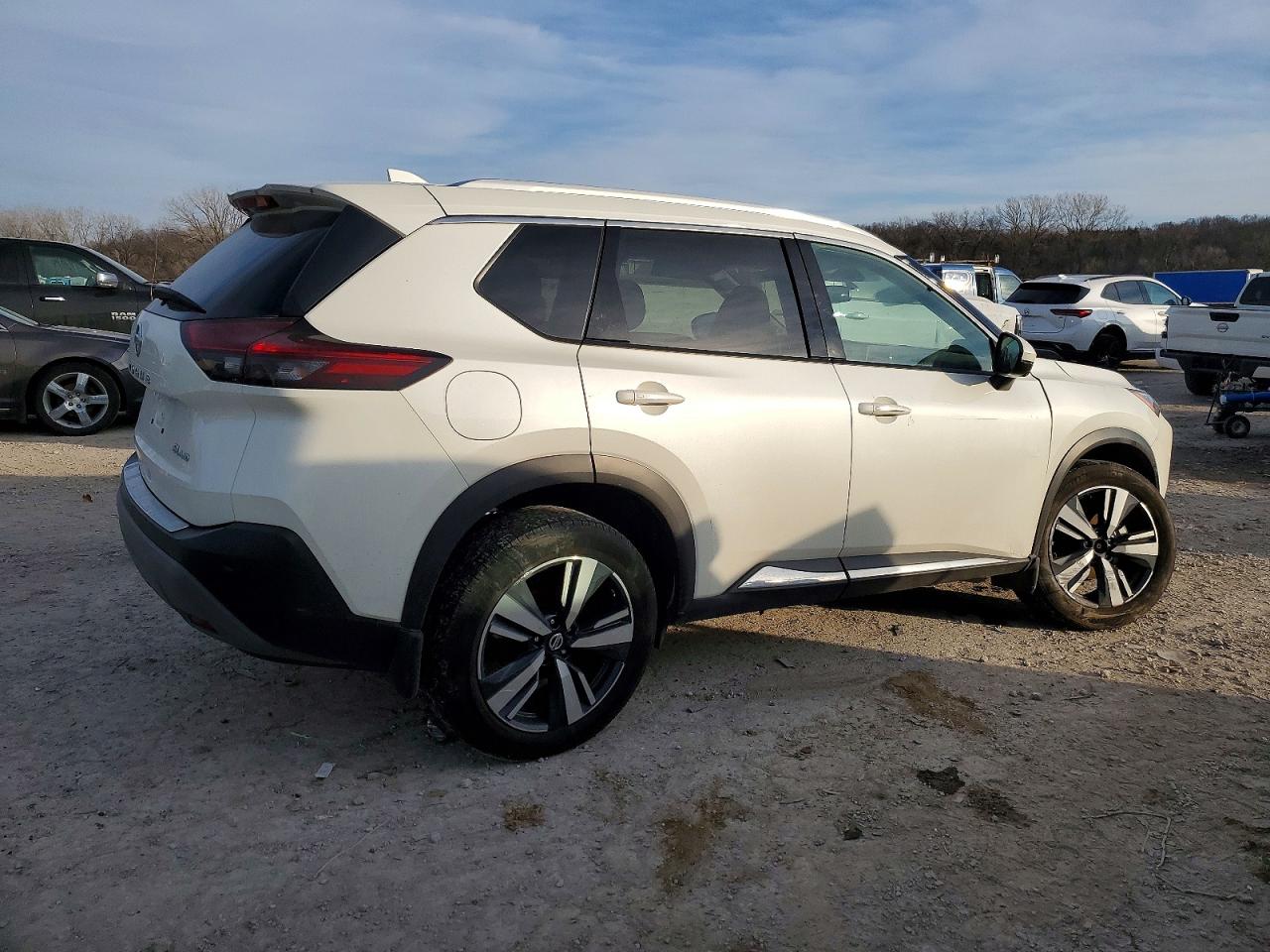 2021 NISSAN ROGUE SL photo 3