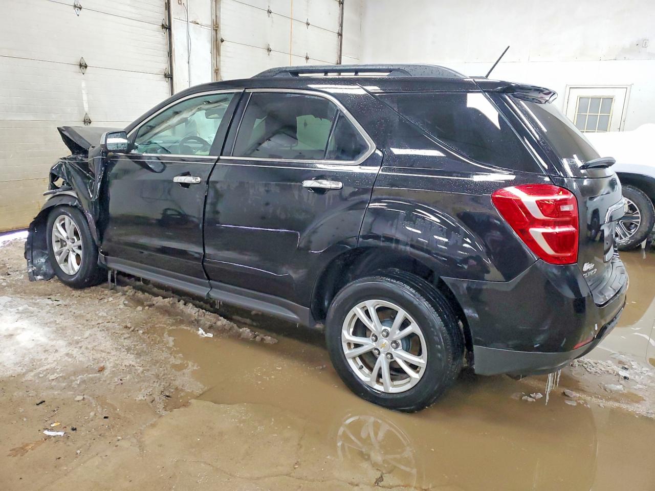 2017 CHEVROLET EQUINOX LT photo 2