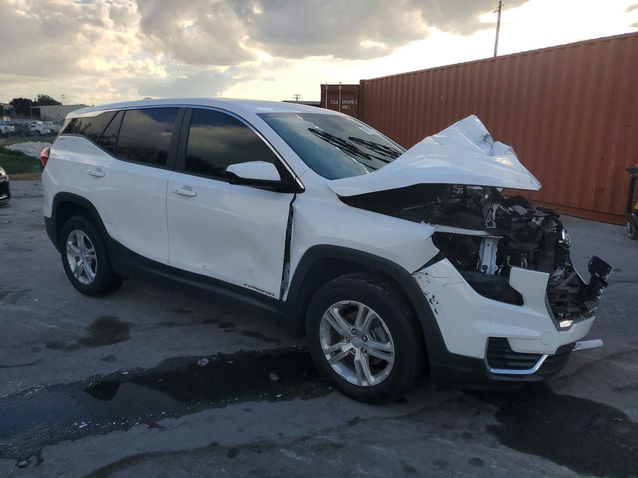 2024 GMC TERRAIN SLE photo 4