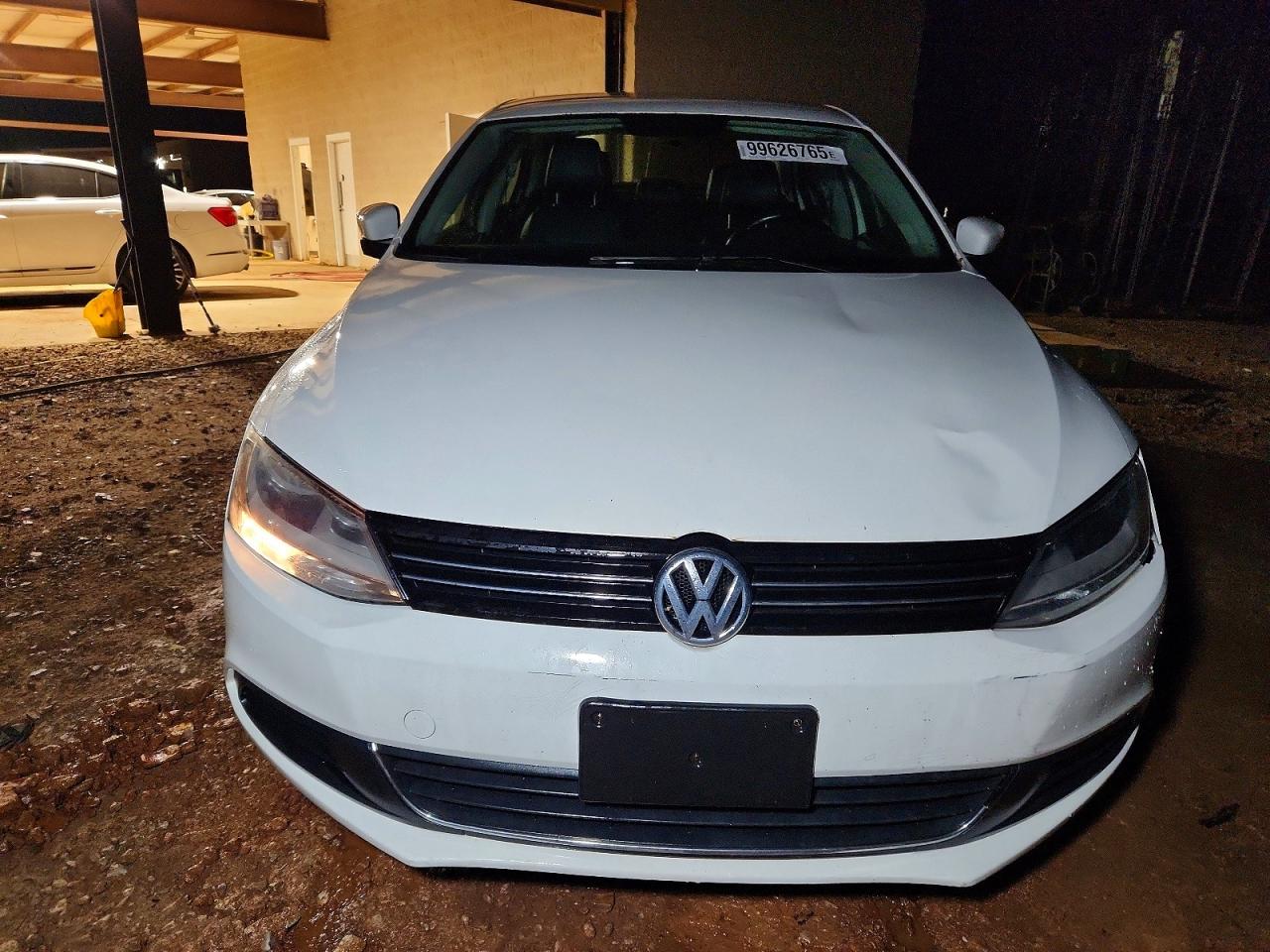 2013 VOLKSWAGEN JETTA SE photo 5