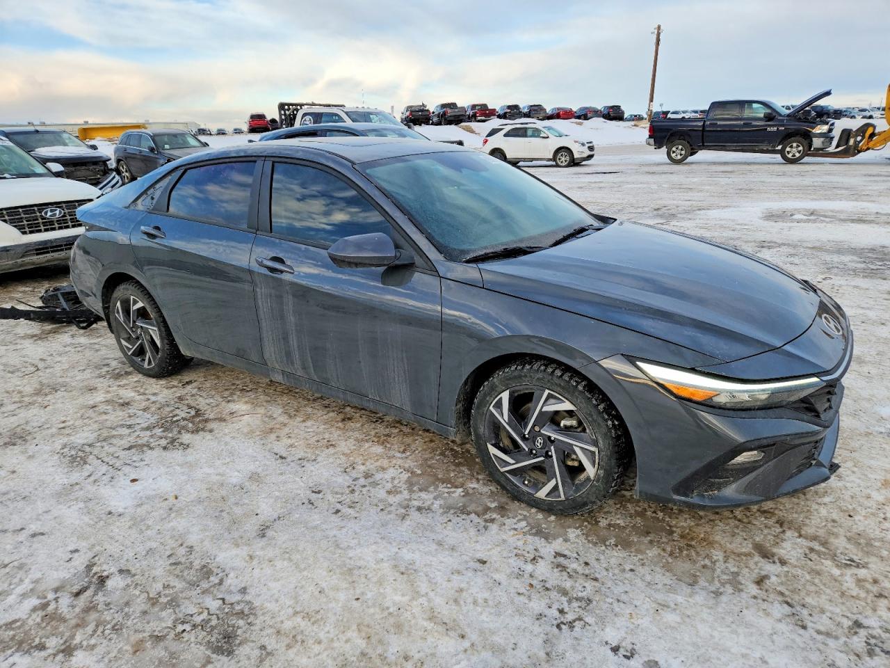 2024 HYUNDAI ELANTRA SEL photo 4