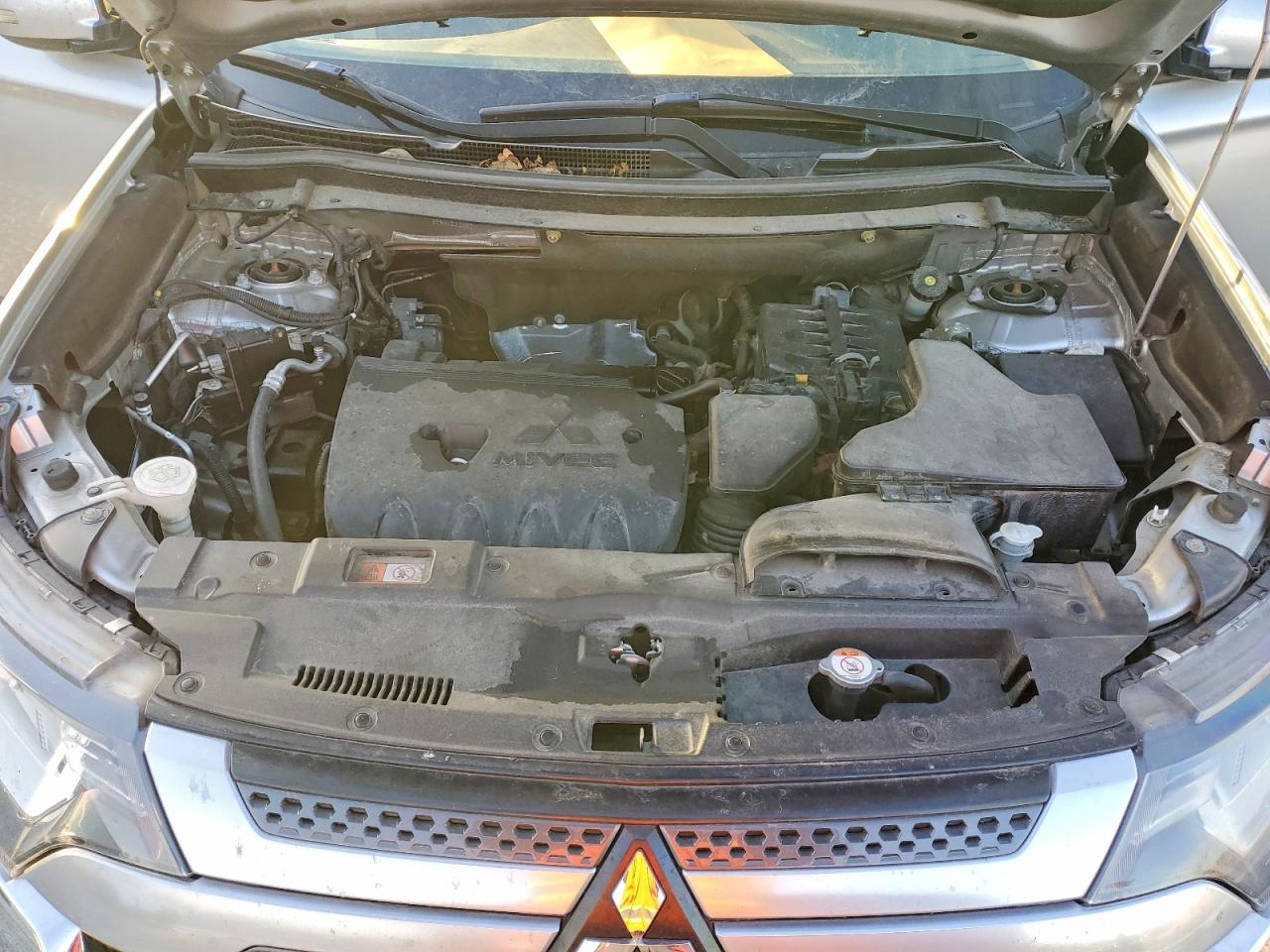 2019 MITSUBISHI OUTLANDER SE photo 12