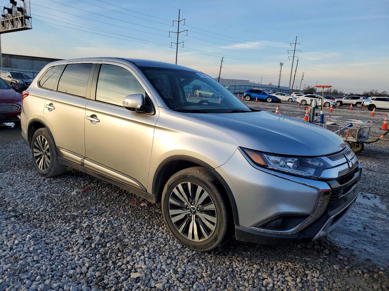 2019 MITSUBISHI OUTLANDER SE photo 4
