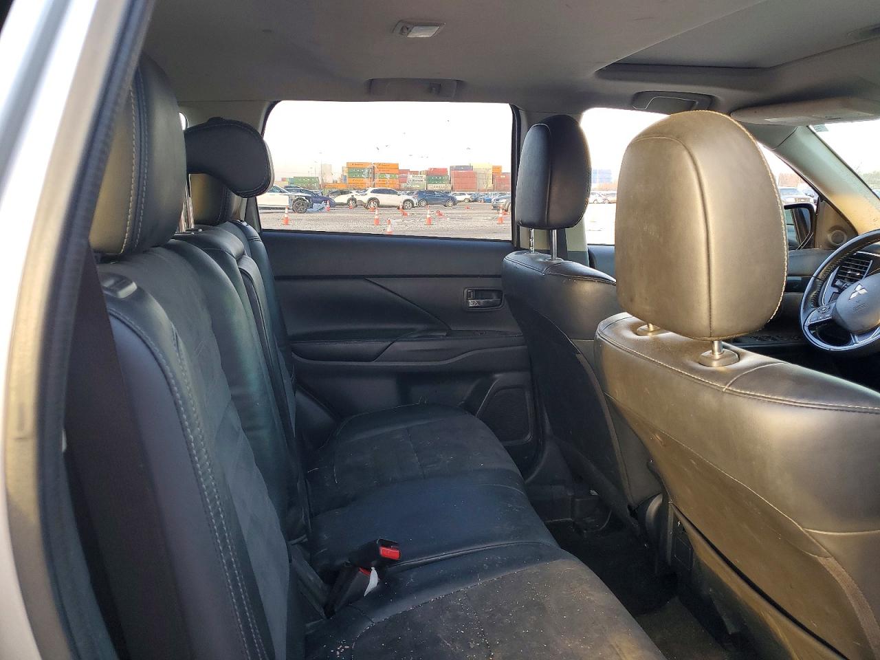 2019 MITSUBISHI OUTLANDER SE photo 11
