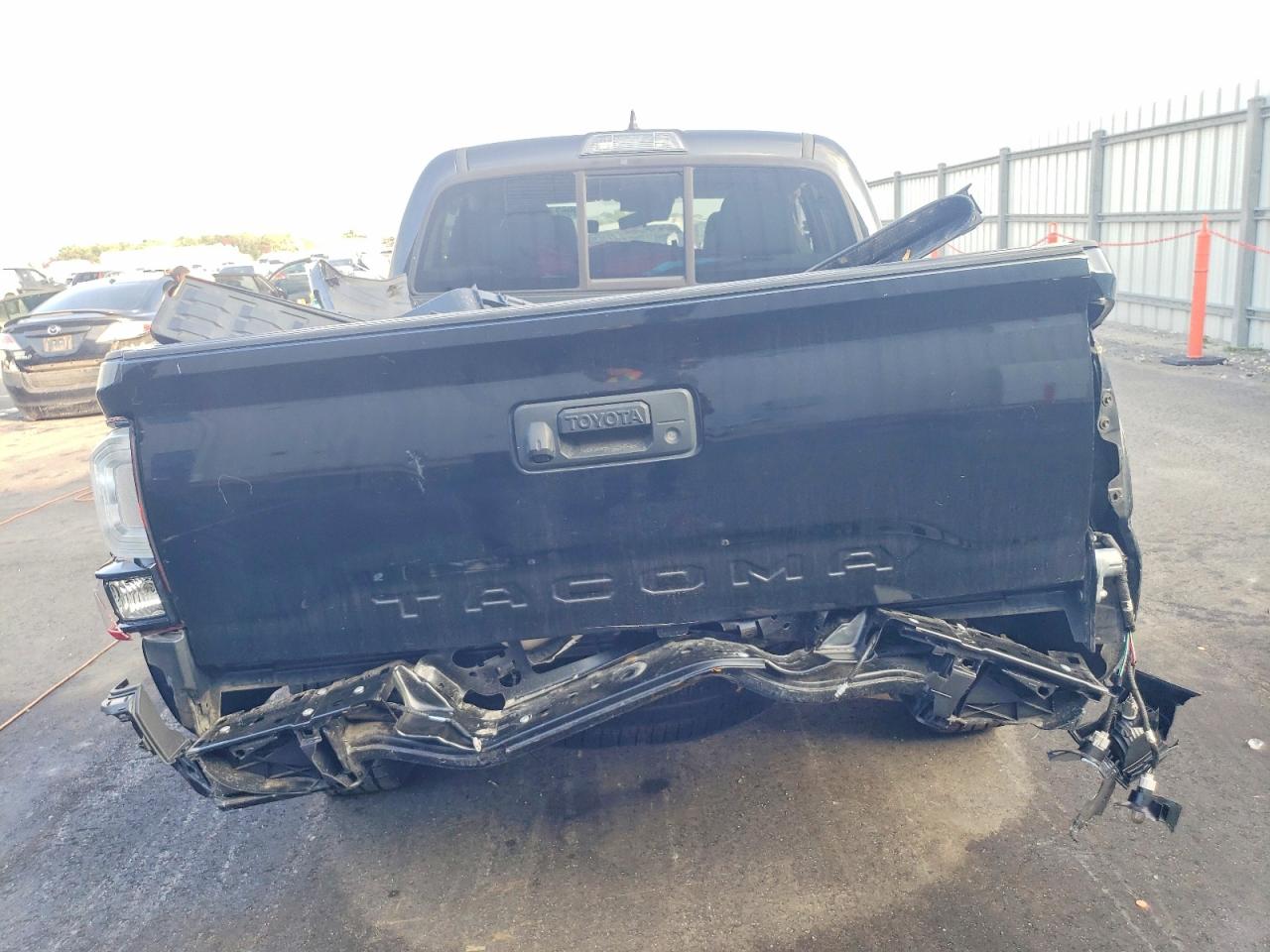 2019 TOYOTA TACOMA DOUBLE CAB photo 6