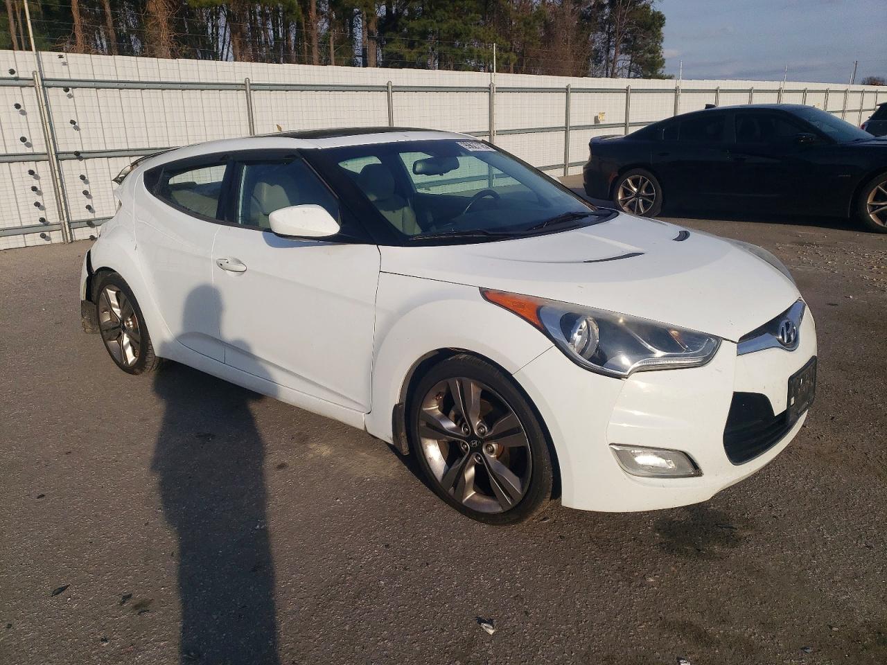 2012 HYUNDAI VELOSTER photo 4