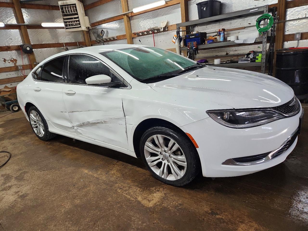 2015 CHRYSLER 200 LIMITED photo 4