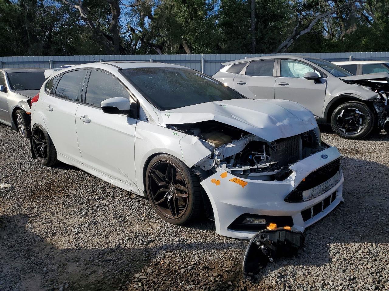 2018 FORD FOCUS ST photo 4