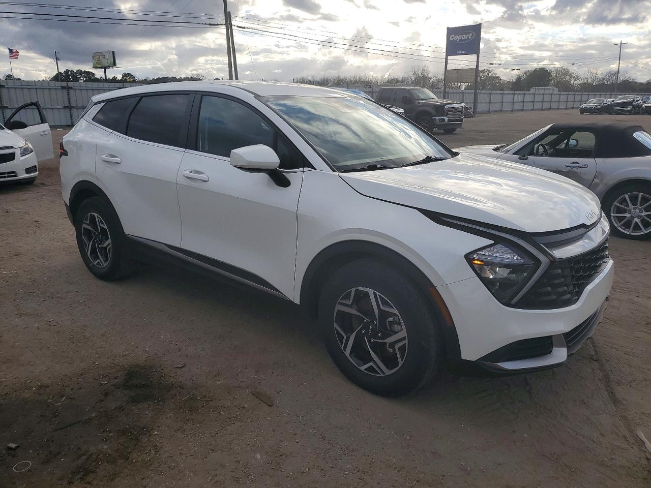 2023 KIA SPORTAGE LX photo 4