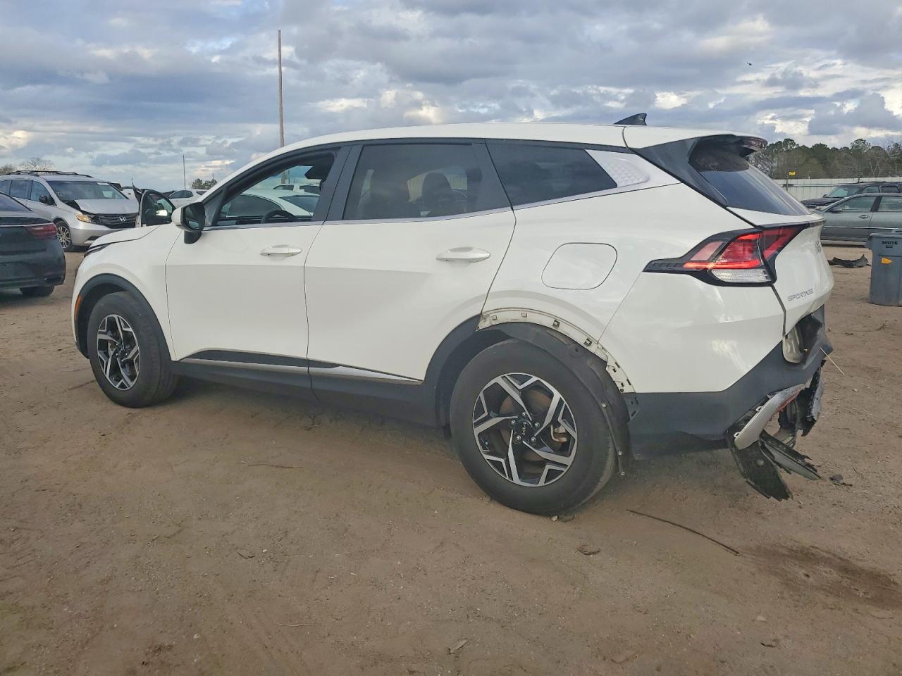 2023 KIA SPORTAGE LX photo 2