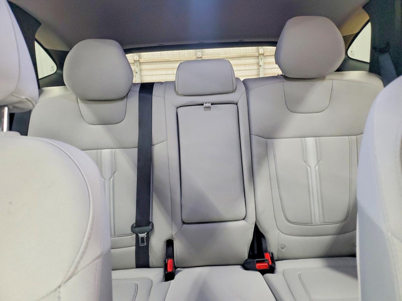 2026 HYUNDAI TUCSON SEL photo 10