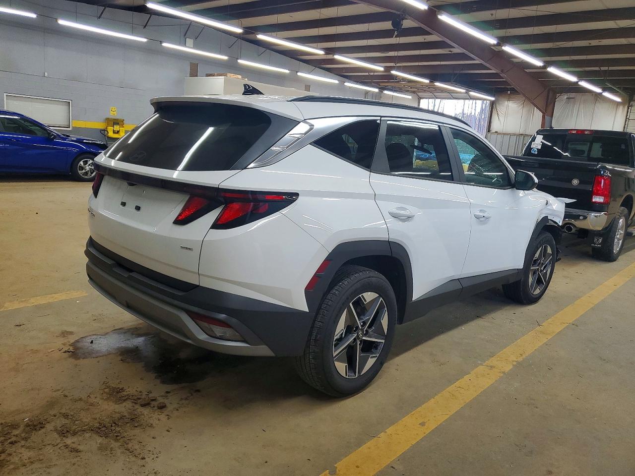 2026 HYUNDAI TUCSON SEL photo 3