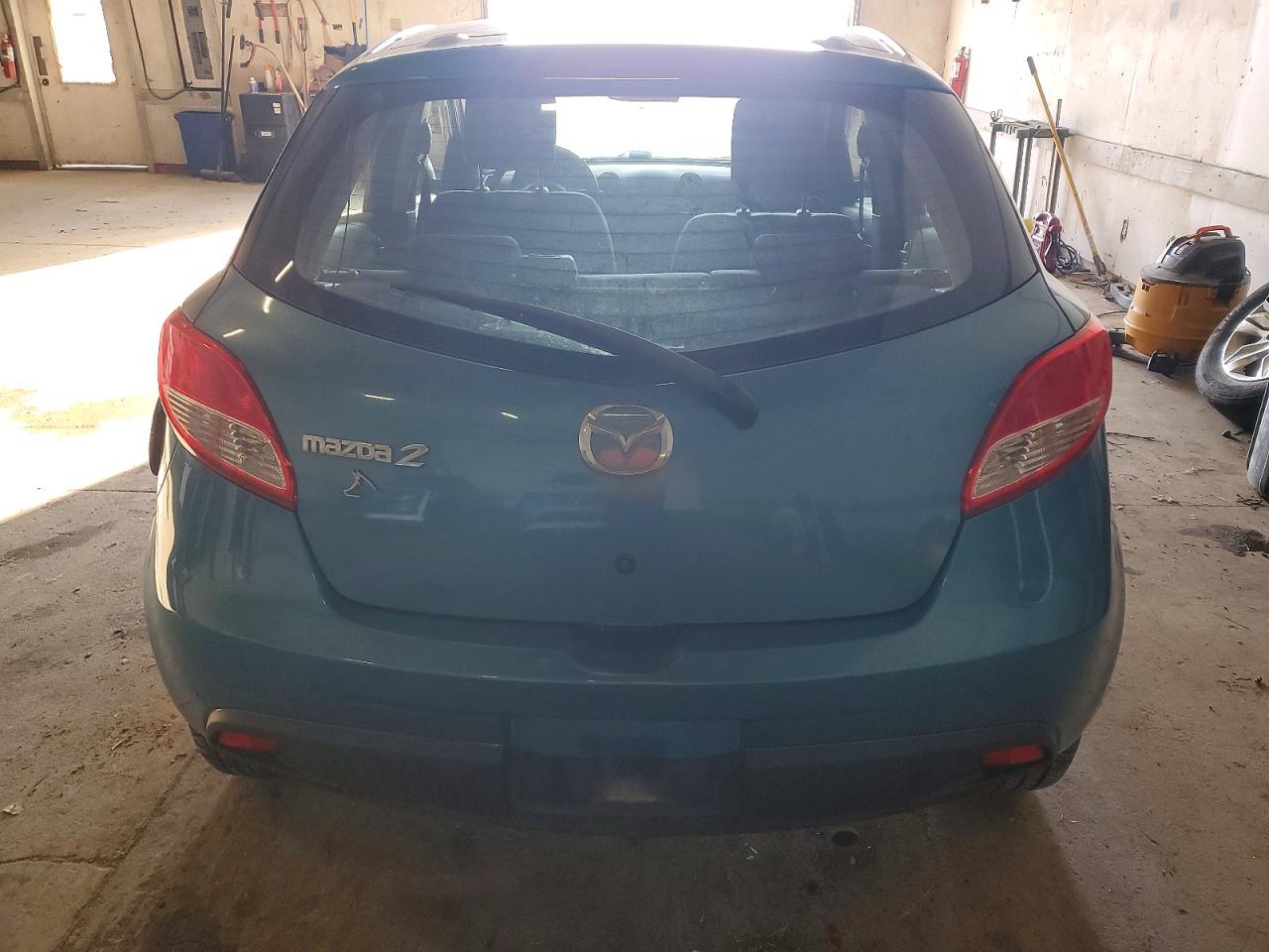 2011 MAZDA MAZDA2 photo 6