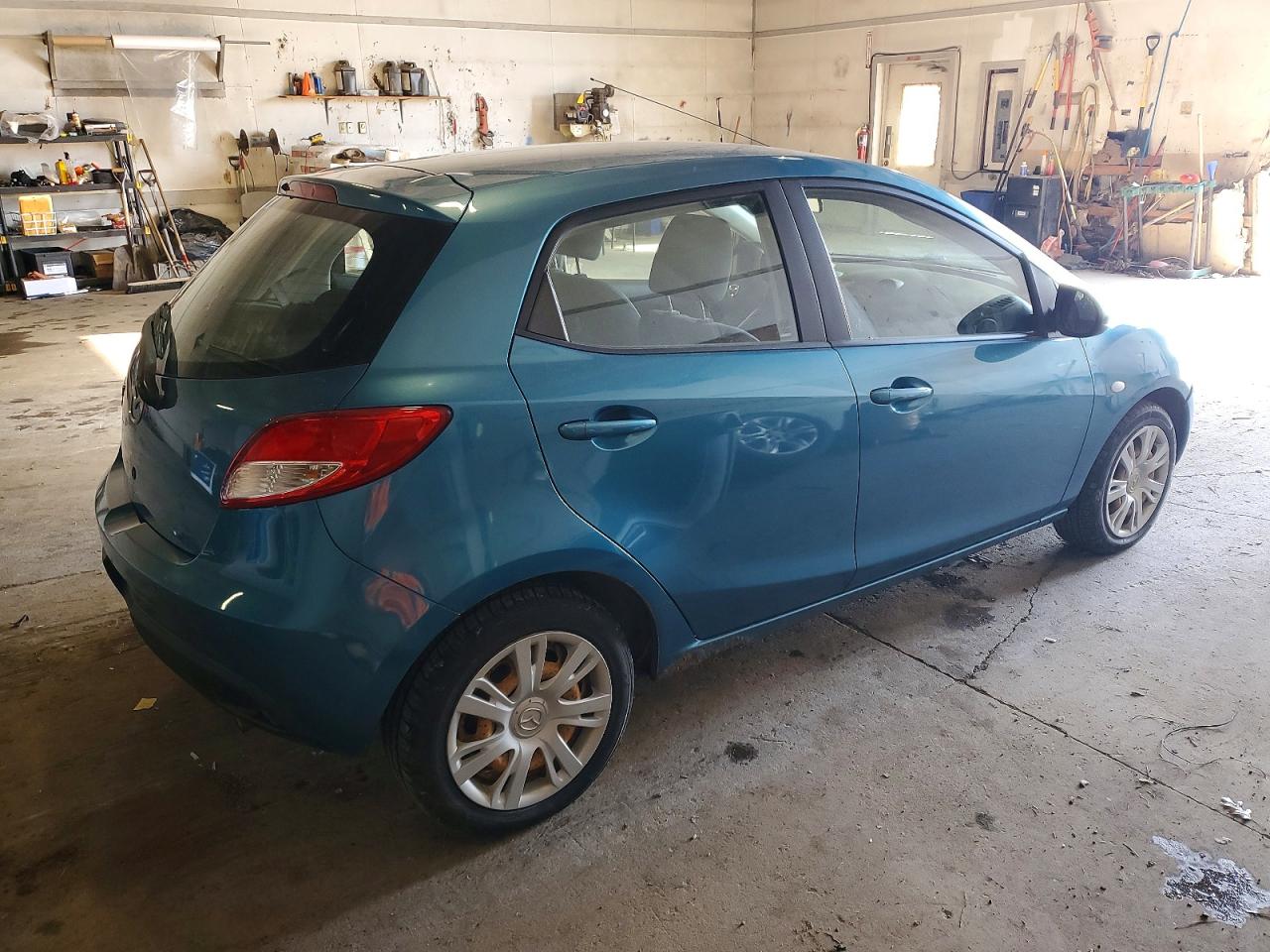 2011 MAZDA MAZDA2 photo 3