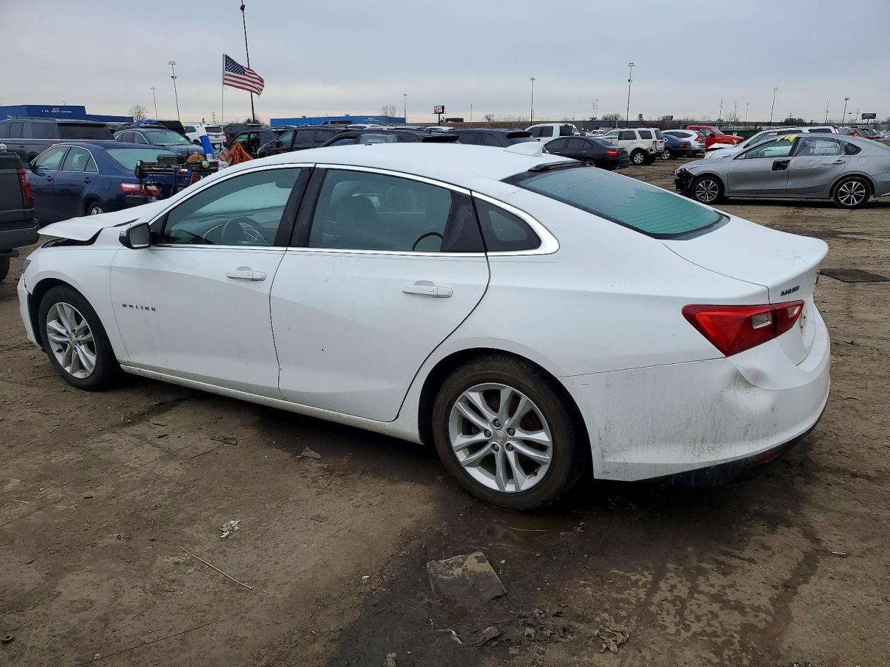 2016 CHEVROLET MALIBU LT photo 2