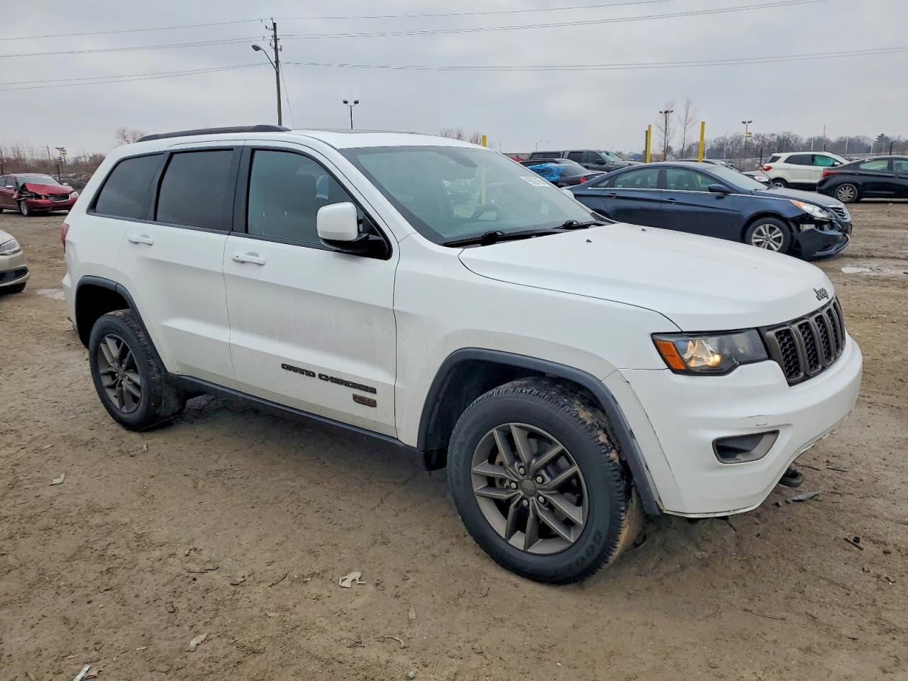 2016 JEEP GRAND CHEROKEE LAREDO photo 4