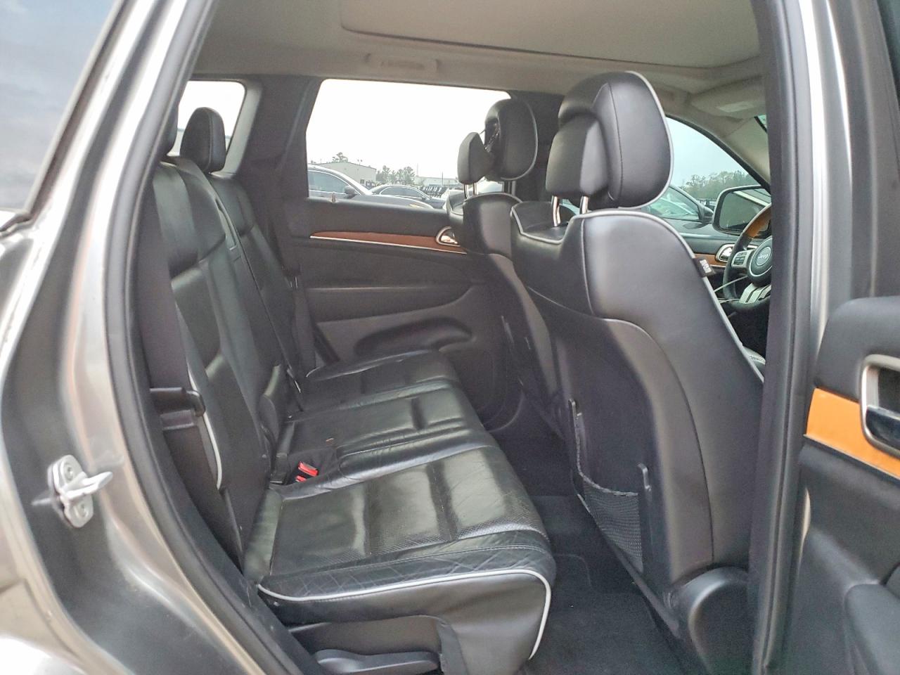 2012 JEEP GRAND CHEROKEE OVERLAND photo 11