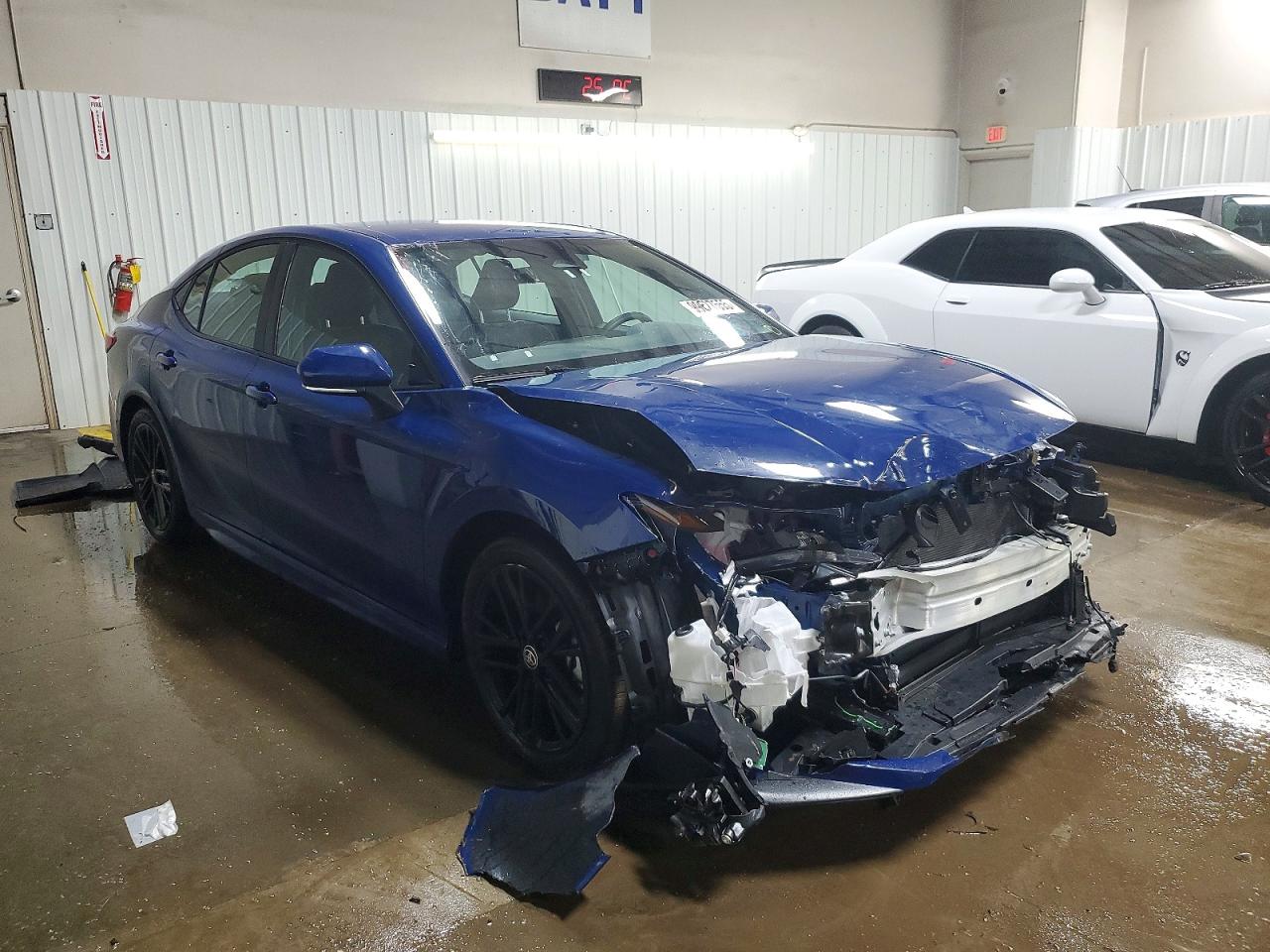 2025 TOYOTA CAMRY SE photo 4