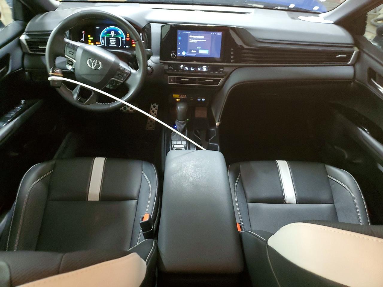 2025 TOYOTA CAMRY SE photo 8