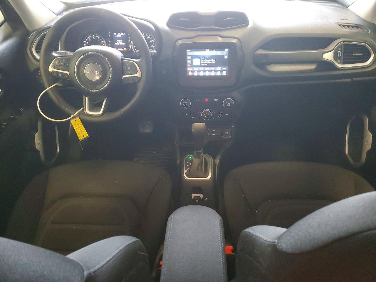2019 JEEP RENEGADE LATITUDE photo 8