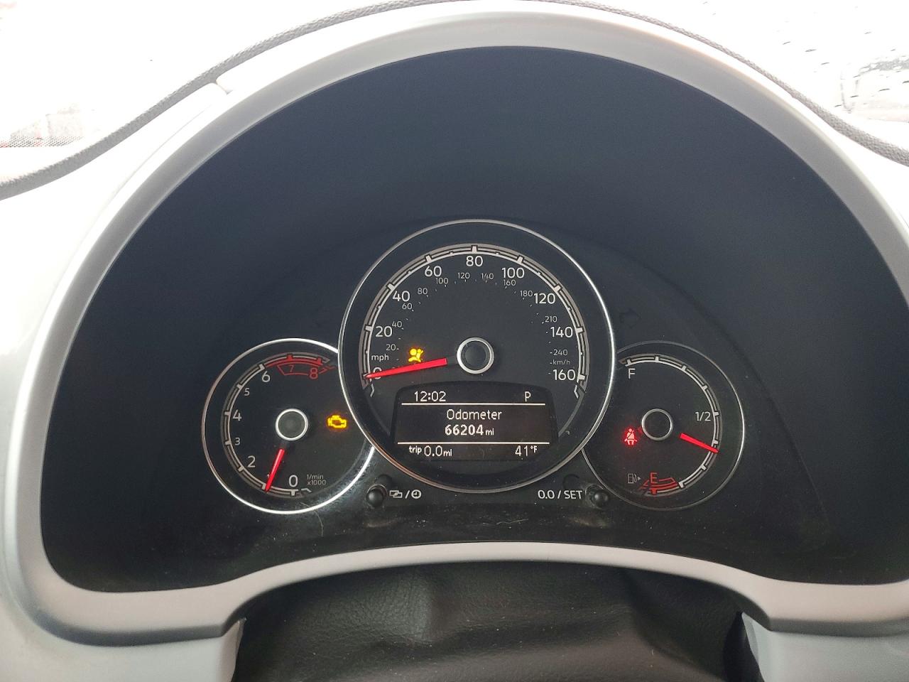 2017 VOLKSWAGEN BEETLE S/SE photo 9