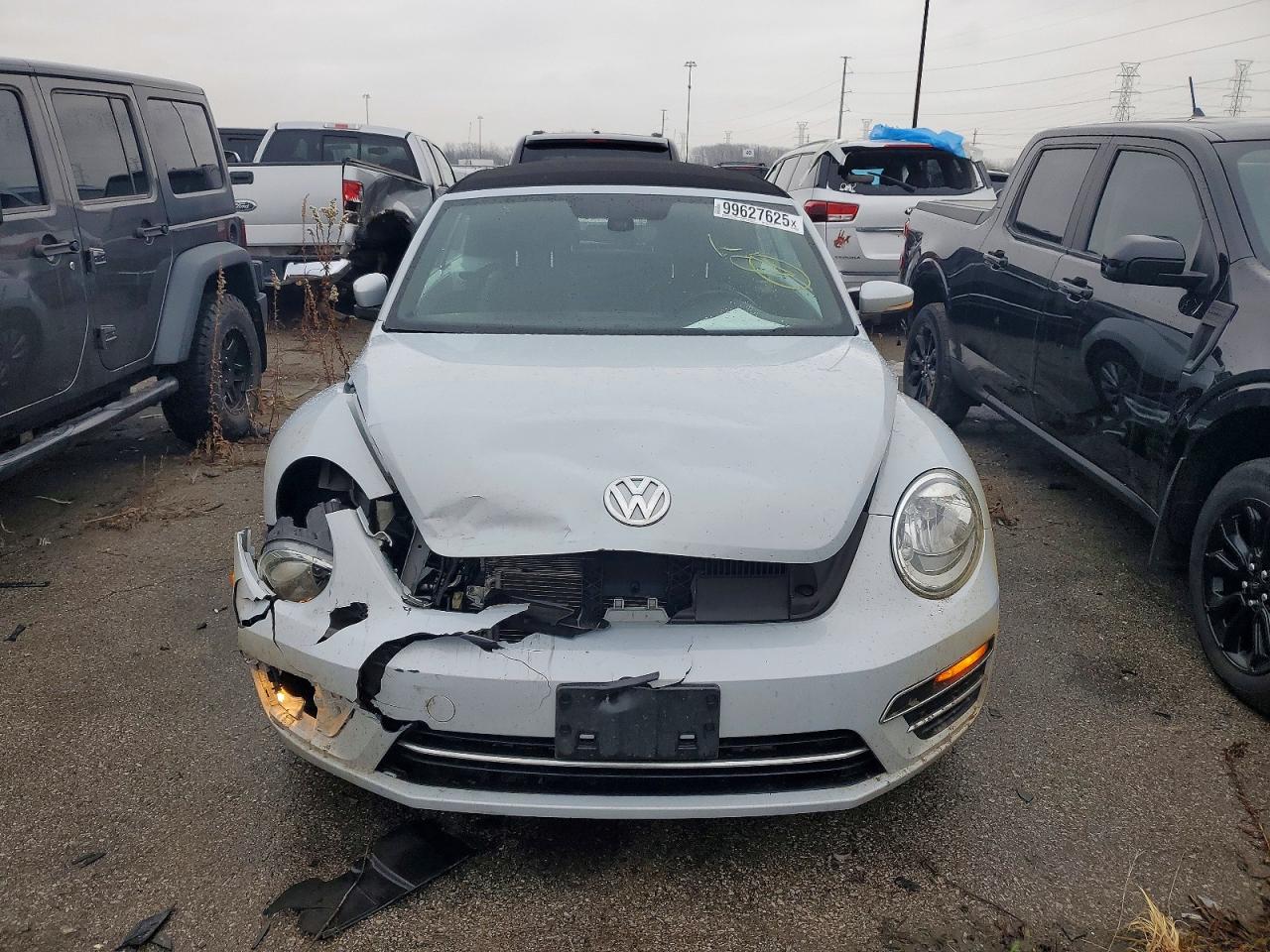 2017 VOLKSWAGEN BEETLE S/SE photo 5