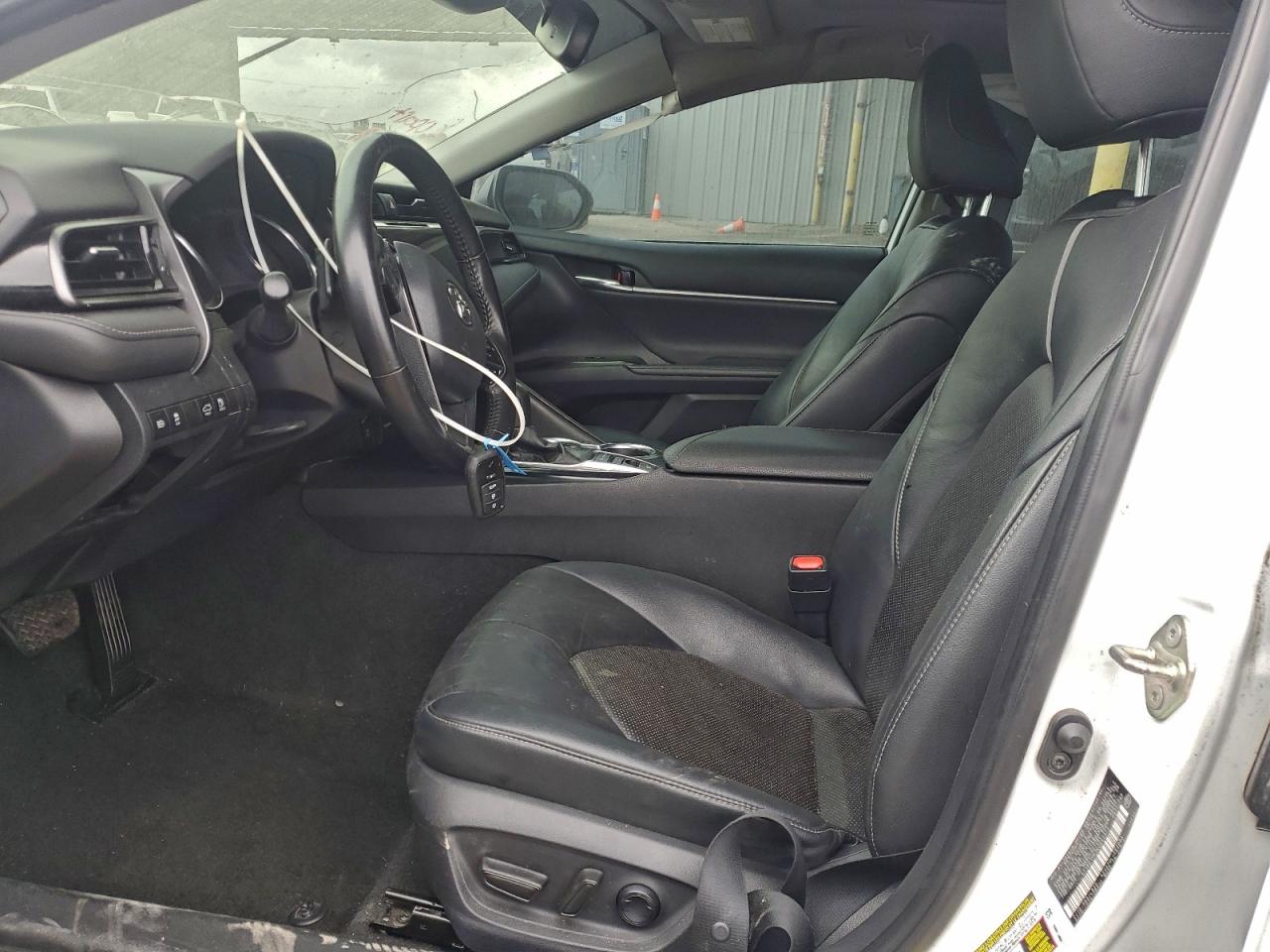 2019 TOYOTA CAMRY XSE photo 7