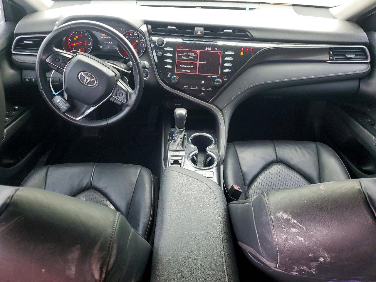 2019 TOYOTA CAMRY XSE photo 8