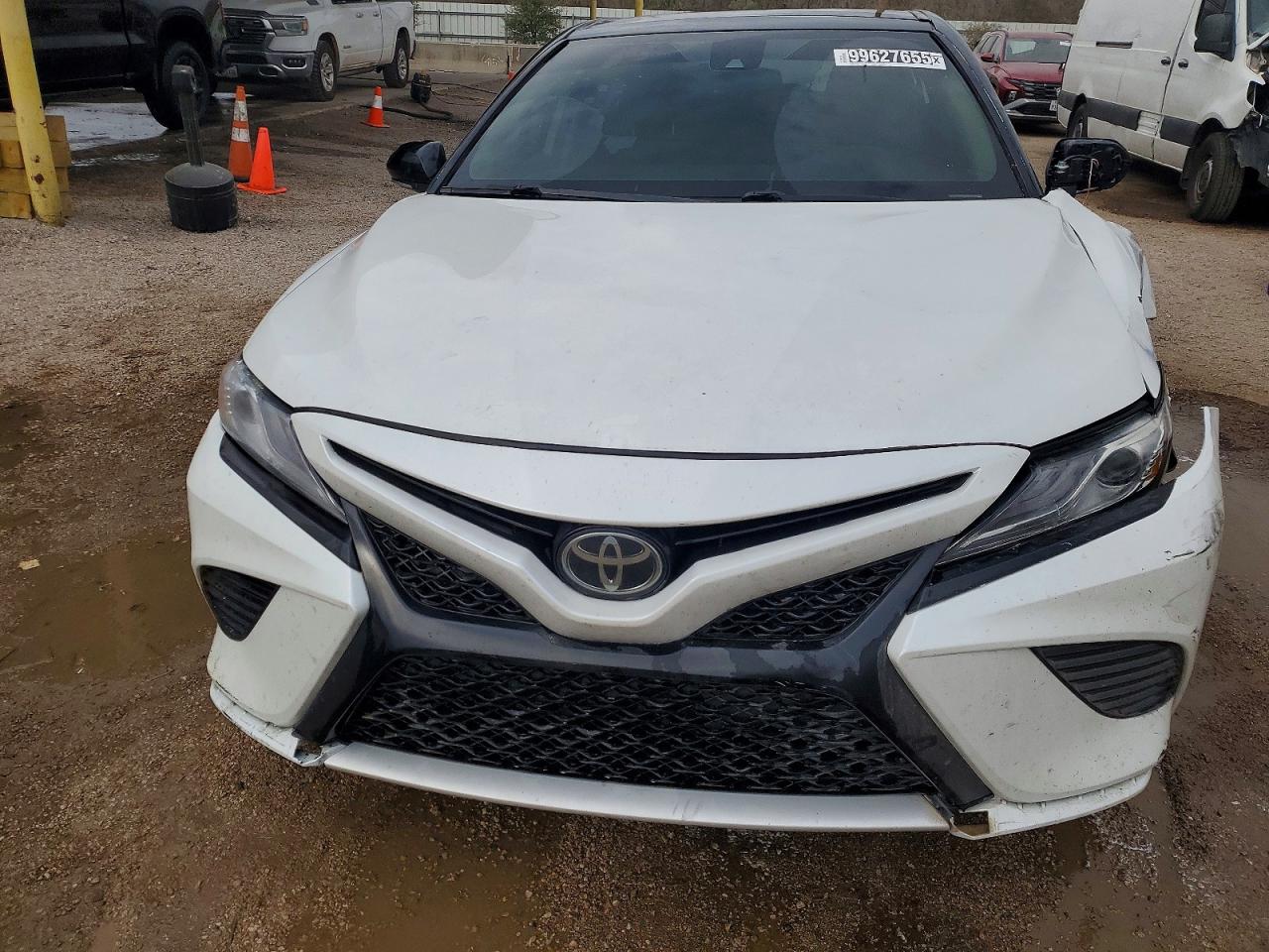 2019 TOYOTA CAMRY XSE photo 5