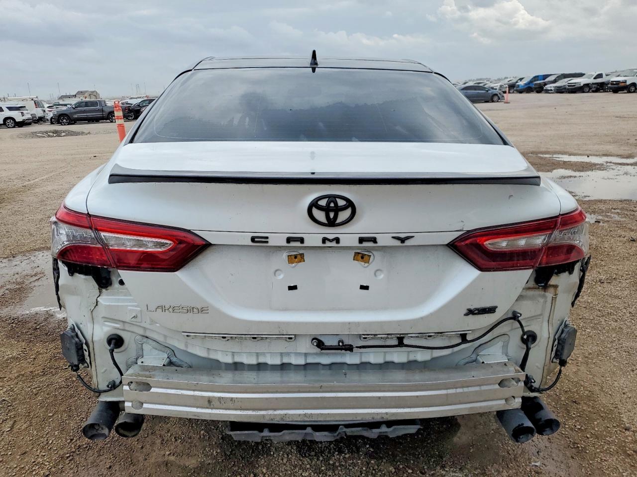 2019 TOYOTA CAMRY XSE photo 6