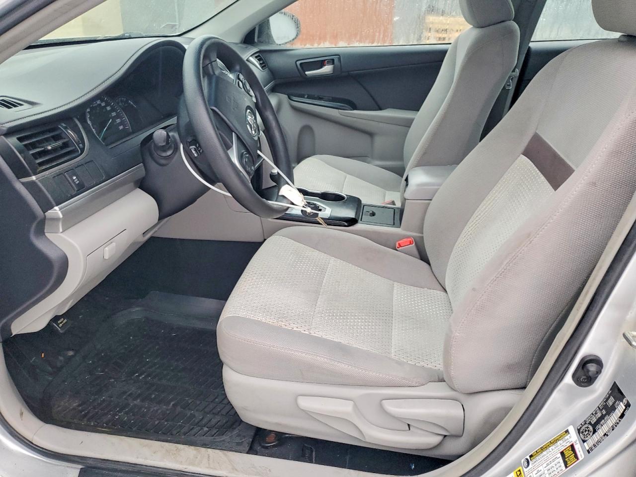 2014 TOYOTA CAMRY L photo 7