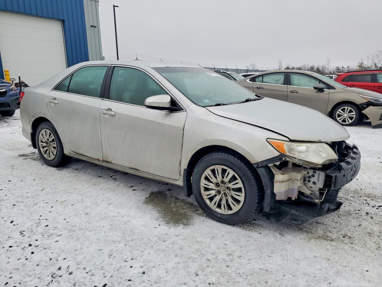 2014 TOYOTA CAMRY L photo 4