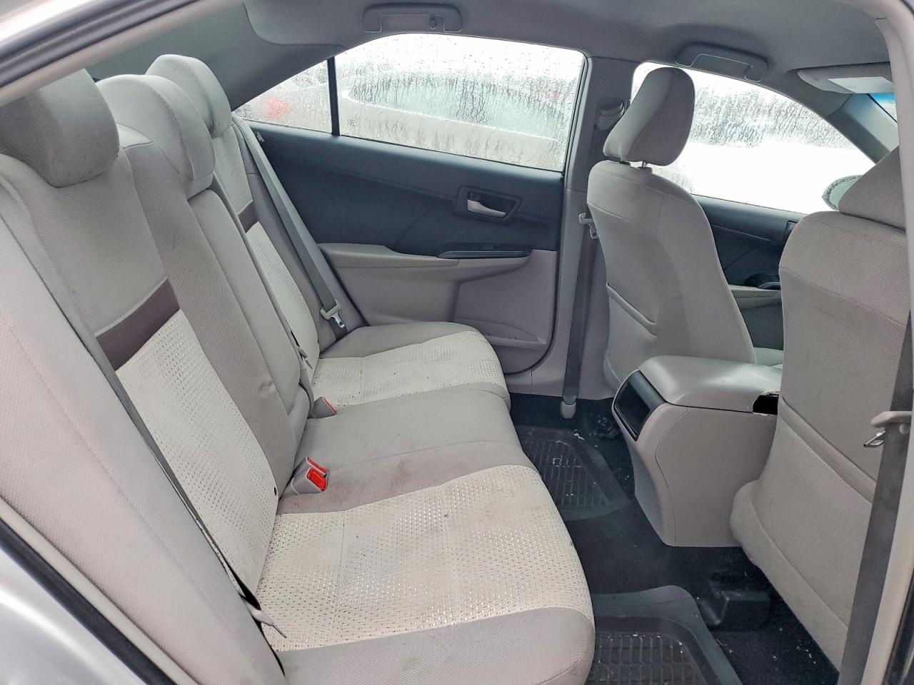 2014 TOYOTA CAMRY L photo 10