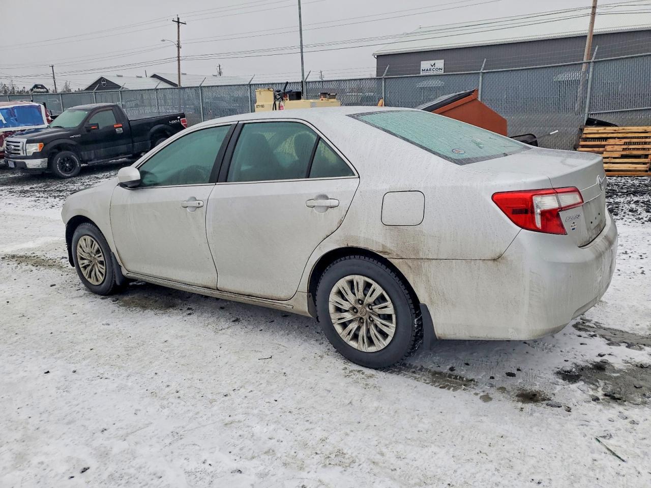 2014 TOYOTA CAMRY L photo 2