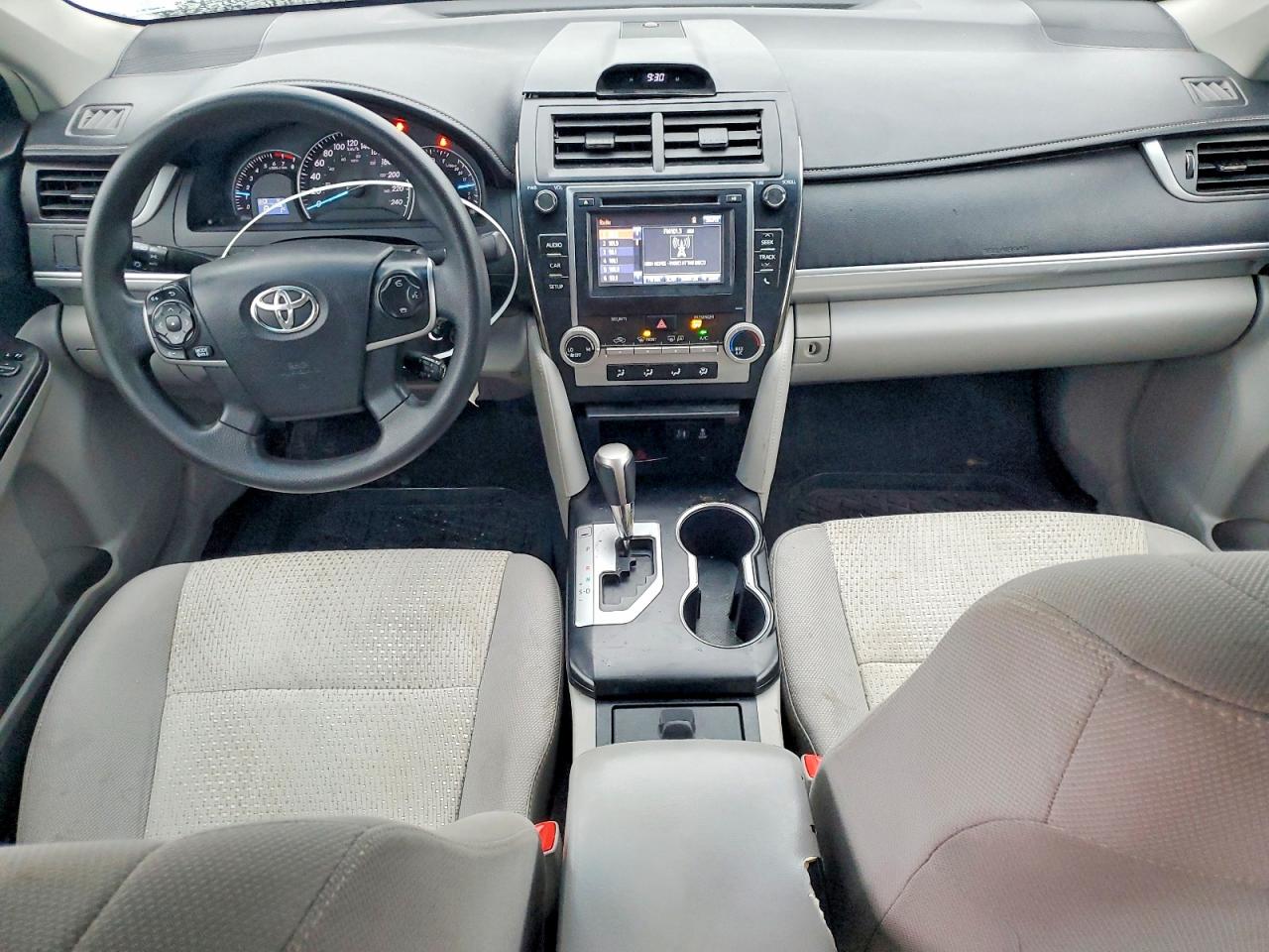 2014 TOYOTA CAMRY L photo 8
