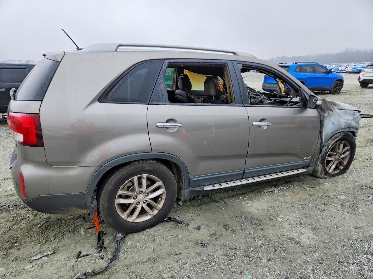 2014 KIA SORENTO LX photo 5