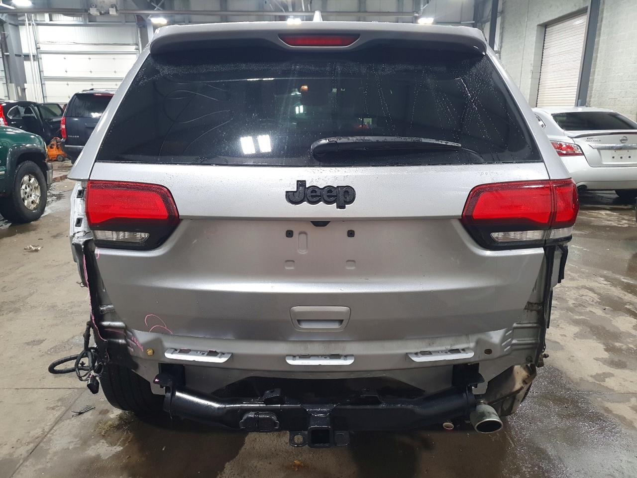 2019 JEEP GRAND CHEROKEE LAREDO photo 6