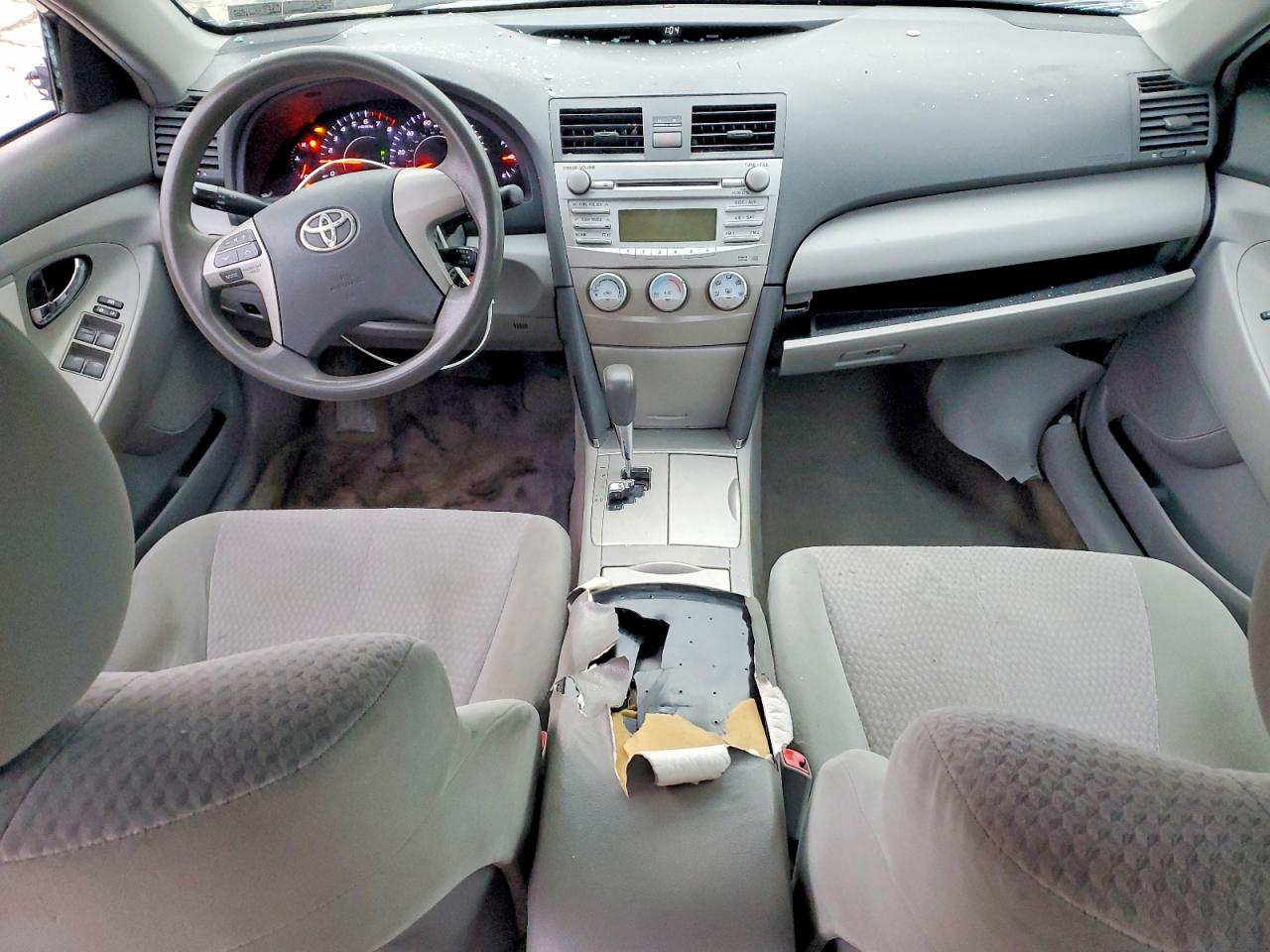 2011 TOYOTA CAMRY BASE photo 8