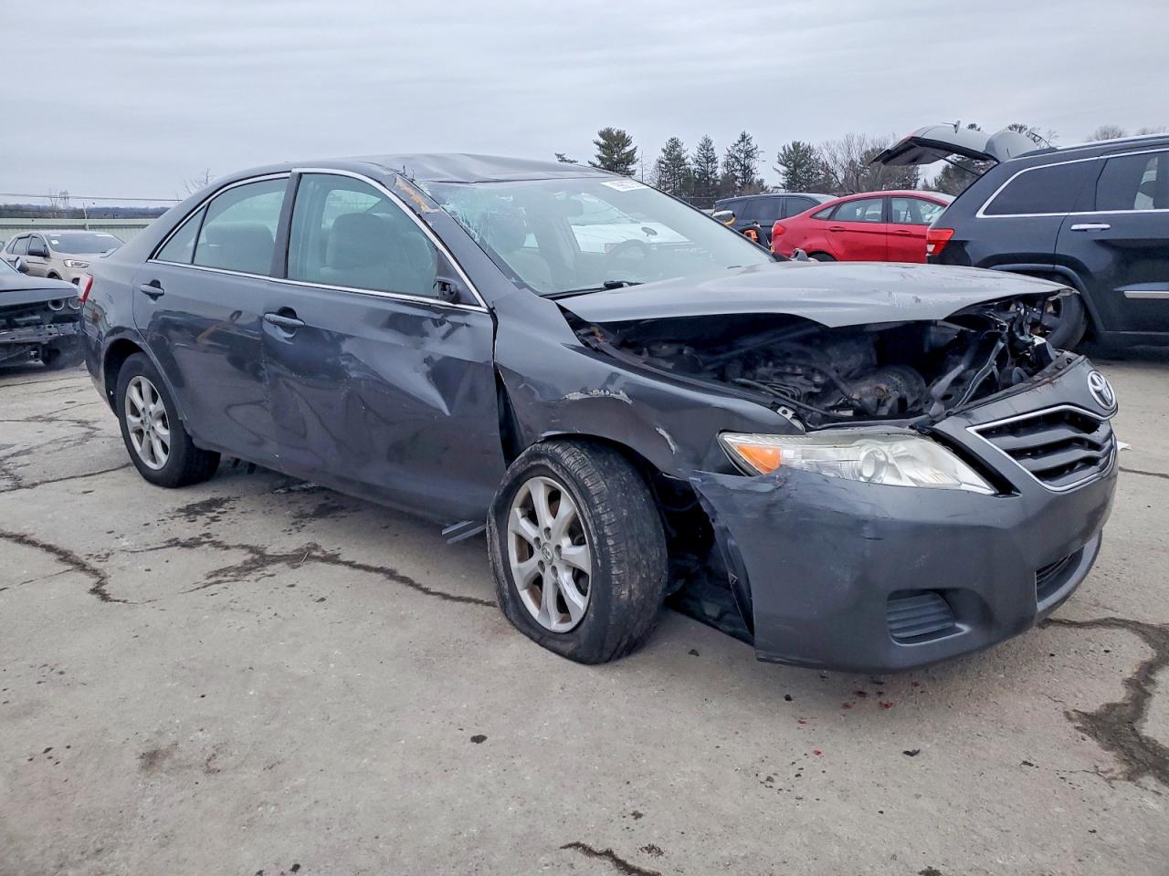 2011 TOYOTA CAMRY BASE photo 4