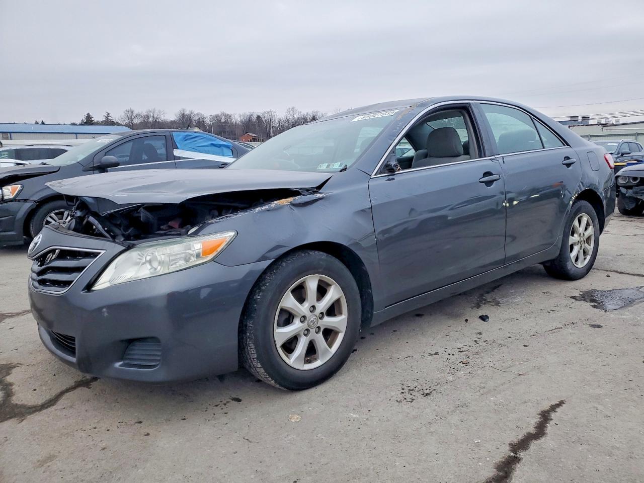 2011 TOYOTA CAMRY
