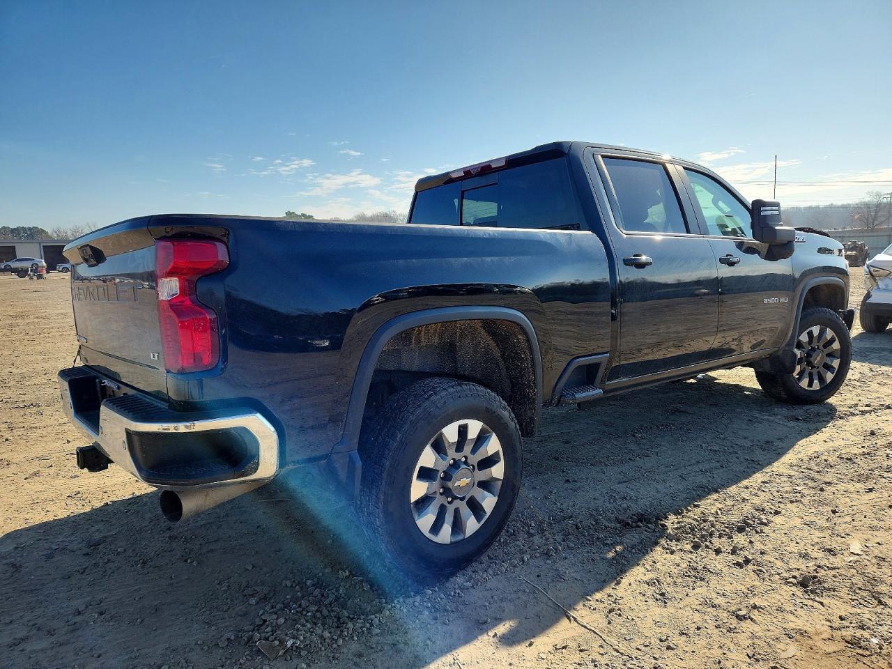 2024 CHEVROLET SILVERADO K3500 LT photo 3
