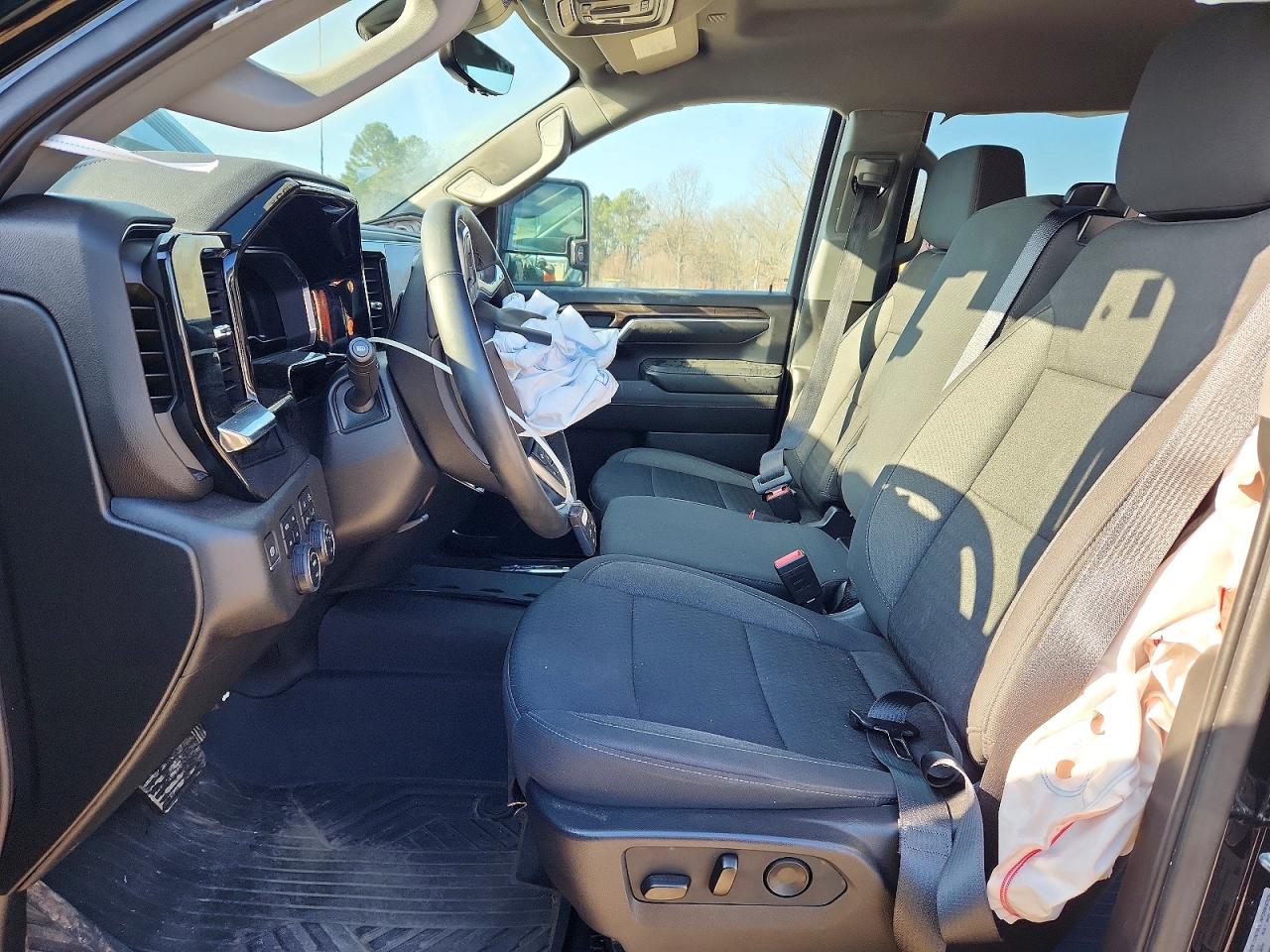 2024 CHEVROLET SILVERADO K3500 LT photo 7