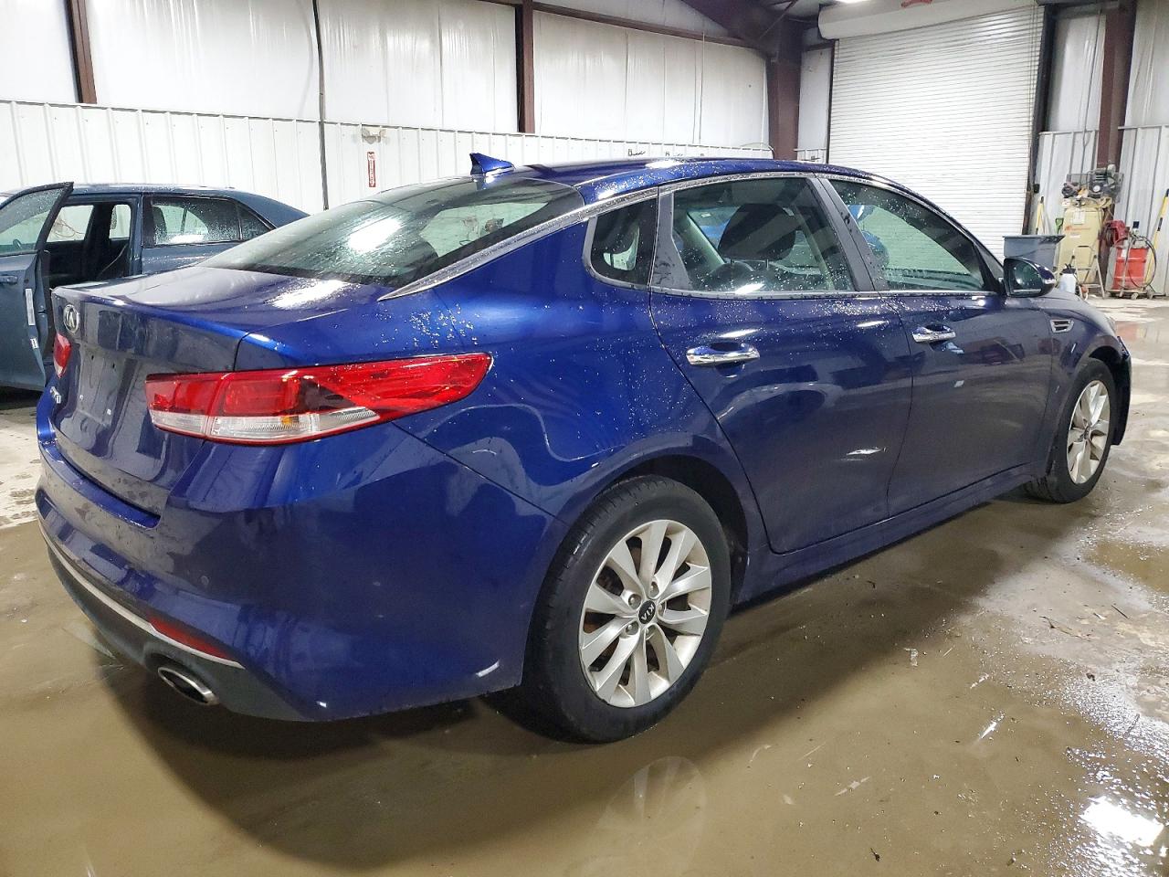 2018 KIA OPTIMA LX photo 3