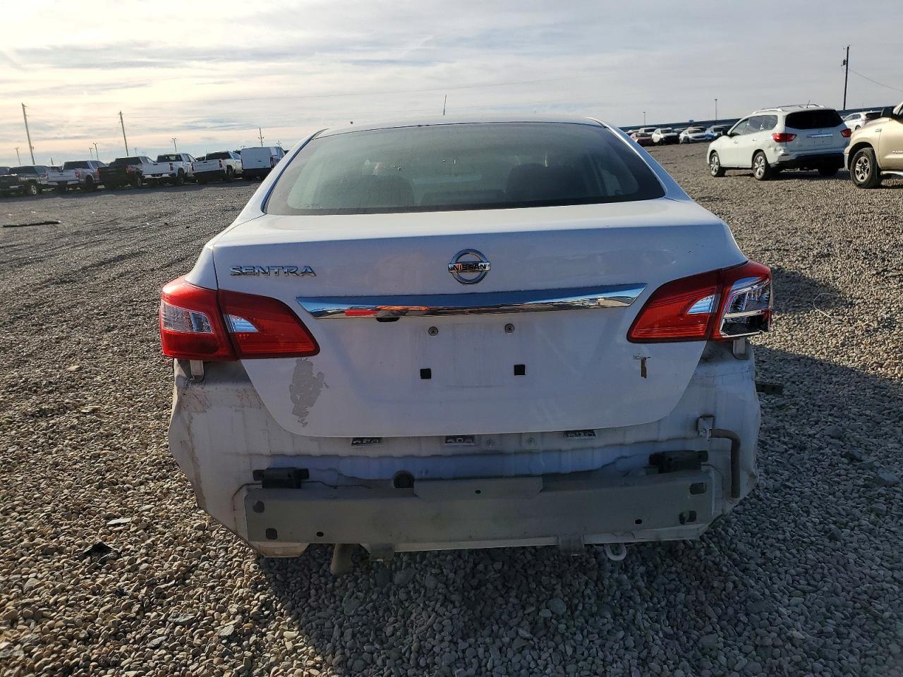 2018 NISSAN SENTRA S photo 6
