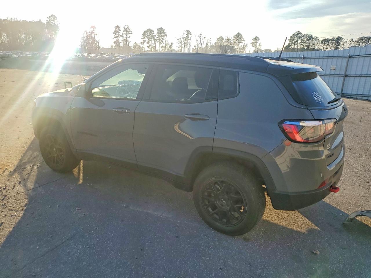 2022 JEEP COMPASS TRAILHAWK photo 2